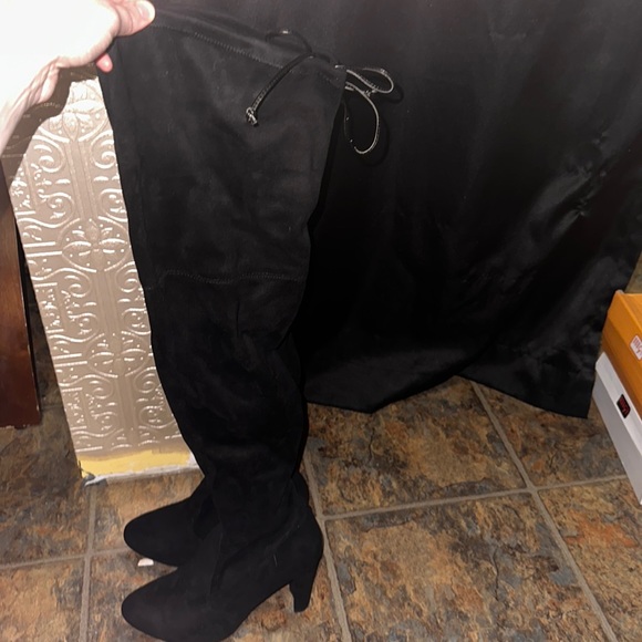 Knee high heels - Picture 1 of 2